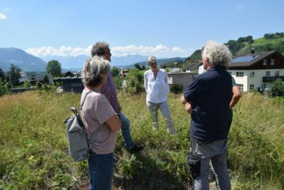 Naturnahes Firmengelände Copyright Raphael Hoschek